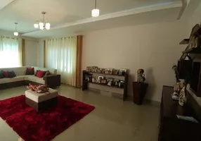Foto 1 de Casa com 3 Quartos à venda, 122m² em Encruzilhada, Santos