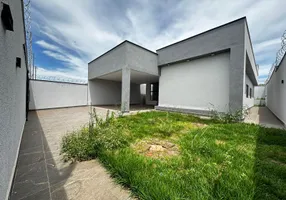 Foto 1 de Casa com 3 Quartos à venda, 180m² em Setor Central, Nerópolis