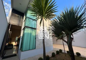 Foto 1 de Casa com 3 Quartos à venda, 300m² em Jardim Sul, Uberlândia