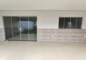 Foto 1 de Casa com 3 Quartos à venda, 270m² em Setor Tradicional, Brasília