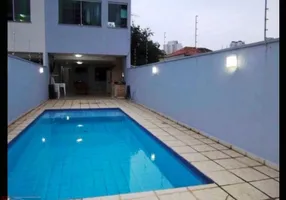 Foto 1 de Sobrado com 3 Quartos à venda, 300m² em Santa Teresinha, São Paulo