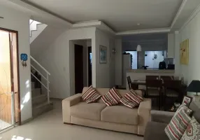 Foto 1 de Casa de Condomínio com 4 Quartos à venda, 122m² em Portinho, Cabo Frio