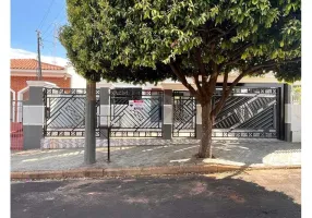 Foto 1 de Casa com 3 Quartos à venda, 145m² em Centro, Tupã