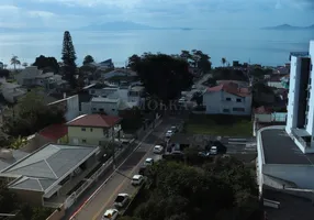 Foto 1 de Lote/Terreno com 1 Quarto à venda, 588m² em Balneário, Florianópolis