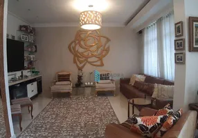 Foto 1 de Casa com 4 Quartos à venda, 325m² em Agronômica, Florianópolis