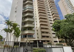 Foto 1 de Apartamento com 3 Quartos à venda, 179m² em Vila Alexandria, São Paulo