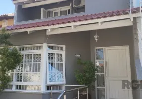 Foto 1 de Casa com 3 Quartos à venda, 261m² em Vila Ipiranga, Porto Alegre