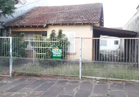 Foto 1 de Casa com 3 Quartos à venda, 67m² em Passo da Areia, Porto Alegre