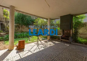 Foto 1 de Casa com 4 Quartos à venda, 526m² em Pacaembu, São Paulo