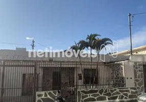 Foto 1 de Casa com 4 Quartos à venda, 132m² em Santa Efigênia, Belo Horizonte