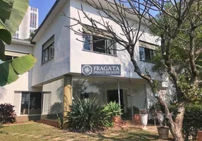 Foto 1 de Casa com 4 Quartos para venda ou aluguel, 620m² em Pacaembu, São Paulo