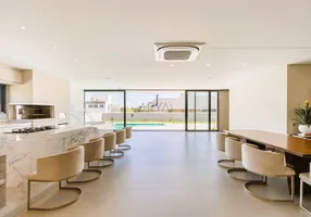 Foto 1 de Casa de Condomínio com 4 Quartos à venda, 441m² em Riviera, Curitiba