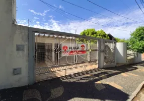 Foto 1 de Casa com 3 Quartos para alugar, 12m² em Cavalieri, Marília