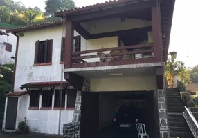 Foto 1 de Casa com 3 Quartos à venda, 271m² em Valparaiso, Petrópolis
