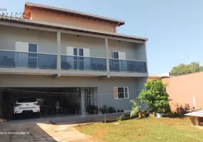 Foto 1 de Sobrado com 3 Quartos à venda, 222m² em California, Londrina