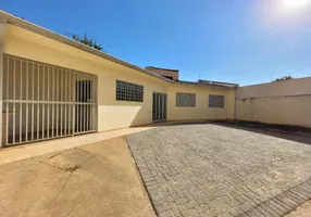 Foto 1 de Casa com 2 Quartos para alugar, 40m² em Zona 04, Maringá