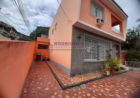 Foto 1 de Casa com 4 Quartos à venda, 265m² em Cascadura, Rio de Janeiro