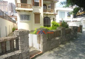 Foto 1 de Sobrado com 4 Quartos para venda ou aluguel, 819m² em Gonzaga, Santos