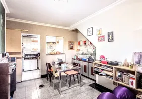 Foto 1 de Casa com 3 Quartos à venda, 100m² em Vila Guilhermina, São Paulo