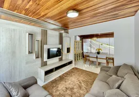 Foto 1 de Casa com 3 Quartos à venda, 215m² em Granja Carneiro Viana, Cotia