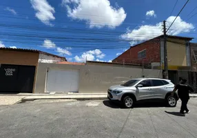 Foto 1 de Casa com 3 Quartos à venda, 200m² em Vila Peri, Fortaleza