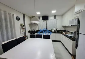 Foto 1 de Sobrado com 4 Quartos à venda, 350m² em Jordanésia, Cajamar