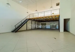 Foto 1 de Ponto Comercial à venda, 300m² em Medianeira, Porto Alegre