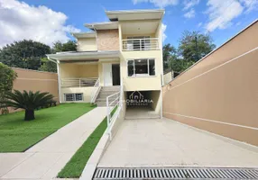 Foto 1 de Sobrado com 3 Quartos para alugar, 244m² em Água Verde, Curitiba