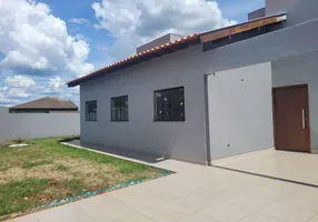 Foto 1 de Casa com 3 Quartos à venda, 99m² em Residencial Abussafe, Londrina