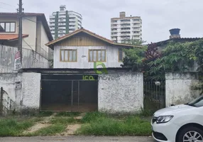 Foto 1 de Lote/Terreno à venda, 300m² em Barreiros, São José