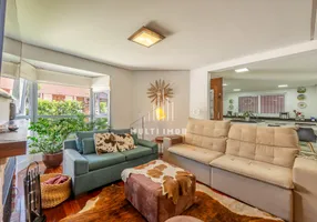 Foto 1 de Casa com 4 Quartos à venda, 399m² em Jardim Planalto, Porto Alegre