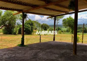 Foto 1 de Fazenda/Sítio com 2 Quartos à venda, 240m² em Zona Rural, Arealva