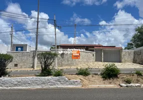 Foto 1 de Casa com 3 Quartos à venda, 500m² em Candelária, Natal