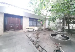 Foto 1 de Casa com 5 Quartos à venda, 389m² em Independência, Porto Alegre