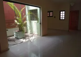 Foto 1 de Casa com 3 Quartos à venda, 10m² em Centro, Pindamonhangaba
