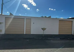 Foto 1 de Casa com 3 Quartos para alugar, 158m² em Setor Coimbra, Goiânia