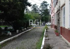Foto 1 de Casa de Condomínio com 2 Quartos à venda, 80m² em Passo da Areia, Porto Alegre