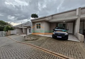 Foto 1 de Casa com 2 Quartos para alugar, 60m² em Santa Cândida, Curitiba