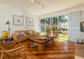 Foto 1 de Casa com 4 Quartos à venda, 188m² em Alto de Pinheiros, São Paulo