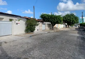 Foto 1 de Casa com 3 Quartos à venda, 200m² em Água Fria, João Pessoa