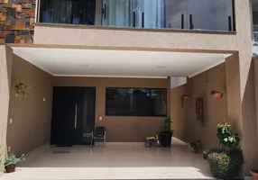 Foto 1 de Casa com 4 Quartos à venda, 200m² em Setor Jaó, Goiânia