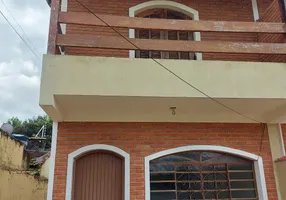 Foto 1 de Sobrado com 2 Quartos para alugar, 150m² em Martim de Sa, Caraguatatuba