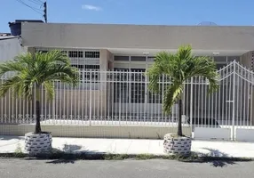 Foto 1 de Casa com 6 Quartos à venda, 380m² em Suíssa, Aracaju