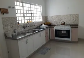 Foto 1 de Sobrado com 3 Quartos à venda, 232m² em Parque Beatriz, Campinas