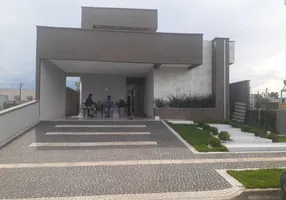 Foto 1 de Casa com 3 Quartos à venda, 145m² em Centro, Aragoiânia