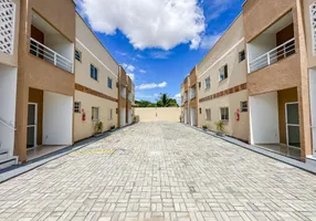 Foto 1 de Apartamento com 2 Quartos à venda, 52m² em Piratininga, Maracanaú