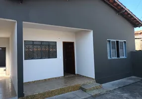 Foto 1 de Casa com 3 Quartos para alugar, 100m² em Jardim Europa, Goiânia