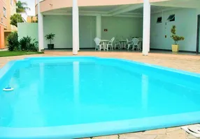 Foto 1 de Apartamento com 2 Quartos para alugar, 75m² em Praia de Bombas, Bombinhas
