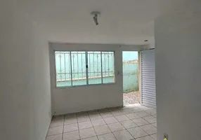Foto 1 de Casa com 2 Quartos para alugar, 100m² em Campo Grande, São Paulo