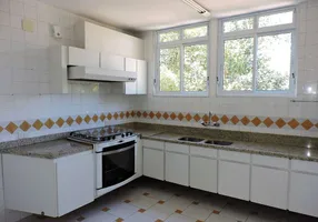 Foto 1 de Casa de Condomínio com 6 Quartos para venda ou aluguel, 550m² em Parque Primavera, Carapicuíba